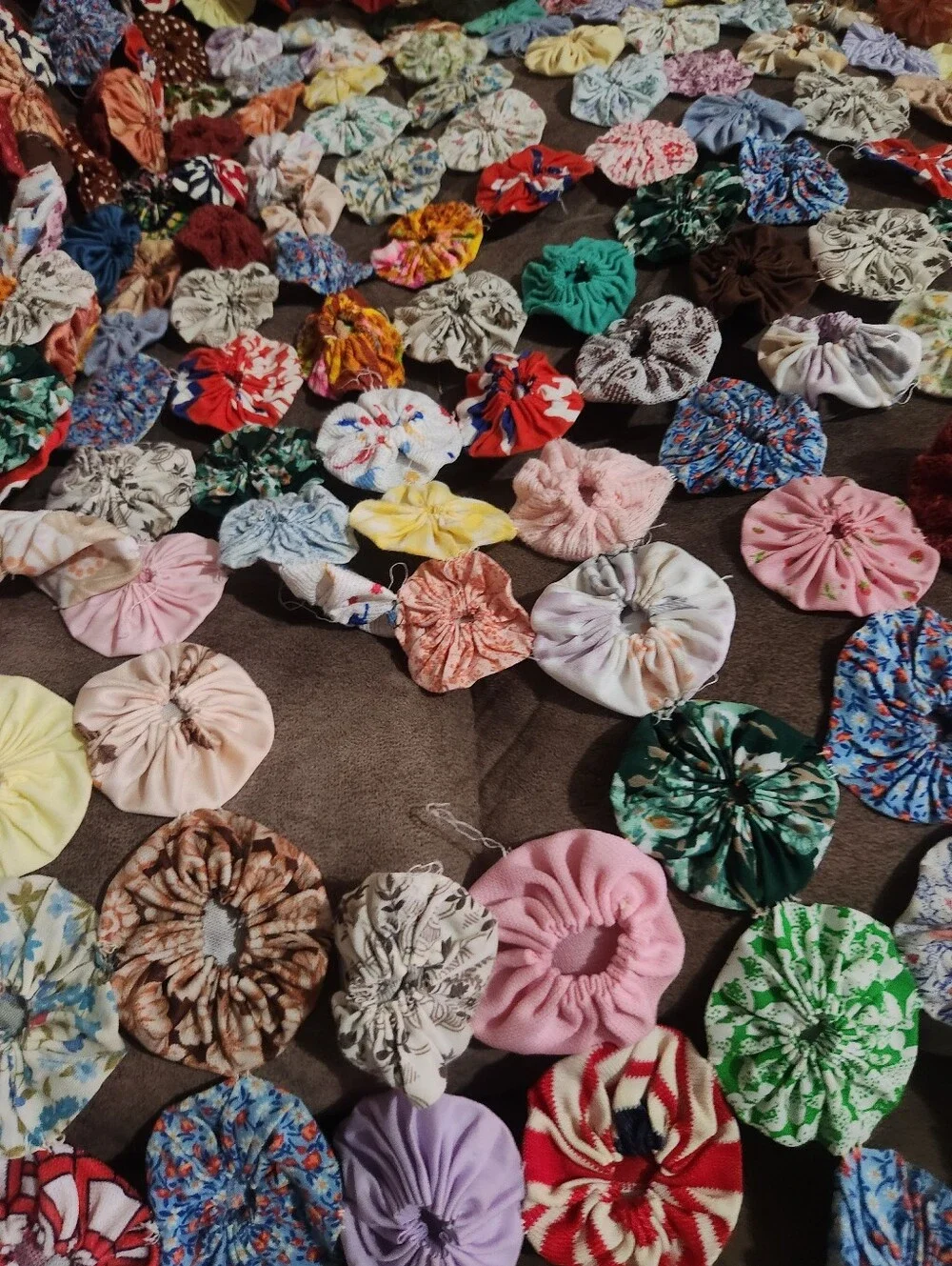 Vintage Handmade Yo Yo Quilt MultiColor Cotton Patchwork Pinwheel 120x70 PlsRead